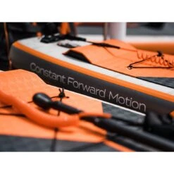 Shark All-round 3-in-1 10'6' X 32" Paddle Board 2023 29 Shark All-round 3-in-1 10'6' X 32" Paddle Board 2023 -Sup Inflatables shark sups lifestyle board lifestyle4 12